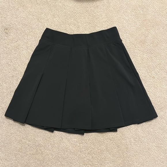 Abercrombie&Fitch Pleated Skirt - Picture 2 of 4